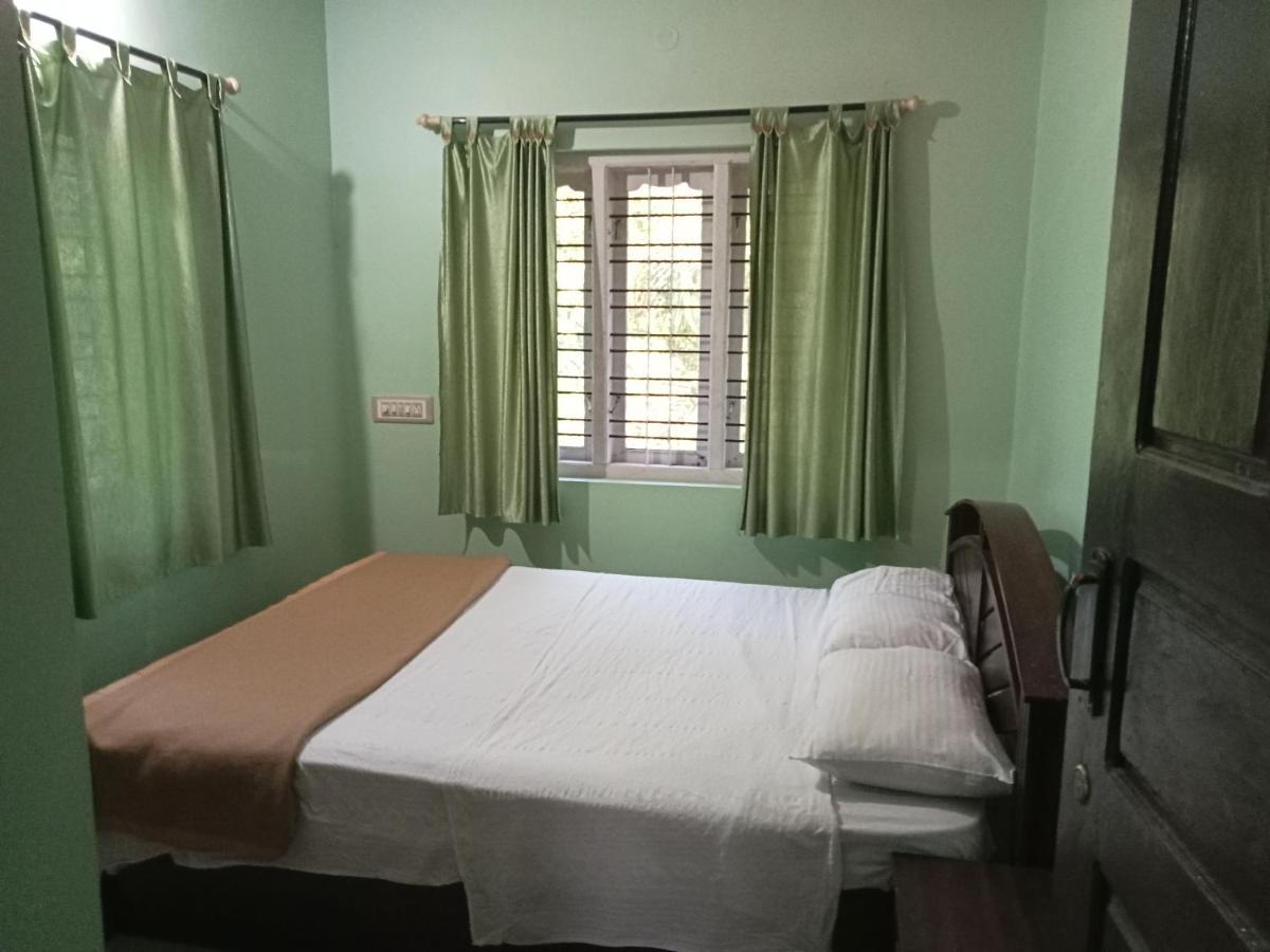 Krupa Homestay マディケーリ エクステリア 写真
